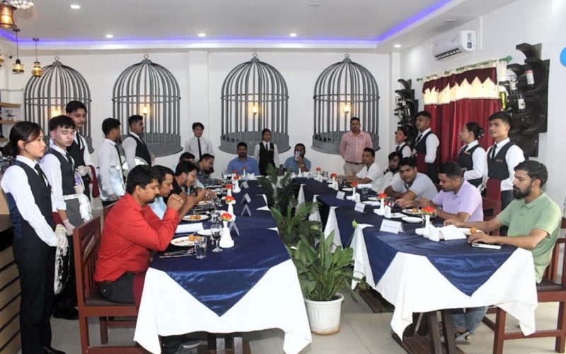 फोर्ब्स कलेजमा अतिथि सत्कारको नमुना अभ्यास