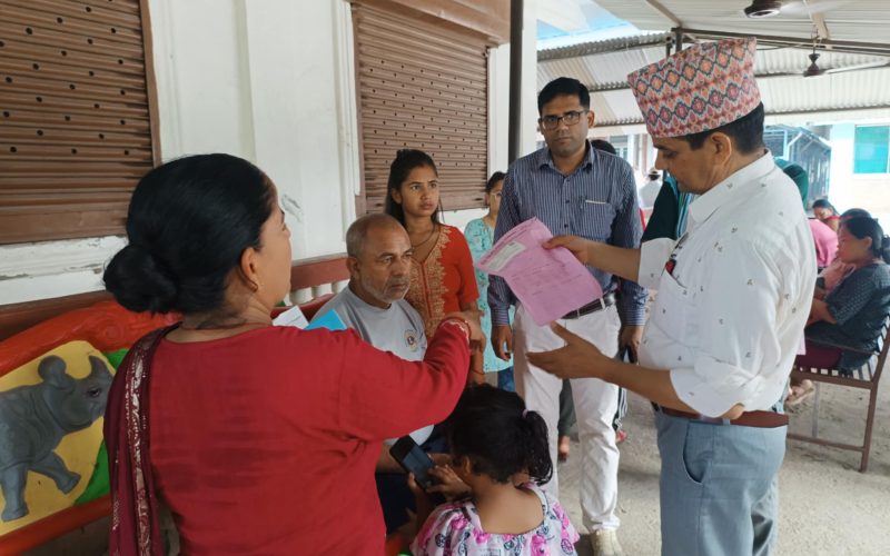 कालिकाका मेयर रेग्मीले बुझे घाइतेकाे अबस्था