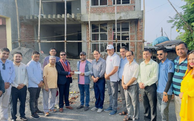 प्रेस चौतारीको भवन निर्माणका सेन्ट्रल कलेजबाट २ लाख सहयोग