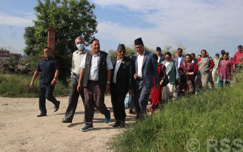 संसदीय समितिको टोलीद्वारा नेपाल ट्रष्टको जग्गा र शैक्षिक संस्था निरीक्षण