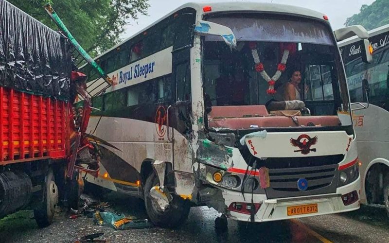 नारायणगढ- मुग्लिन सडक खण्डमा दुई छुट्टाछुट्टै दुर्घटना