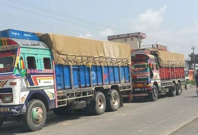 खावा सडक विस्तारः मालवाहक गाडी दुई दिन नचल्ने