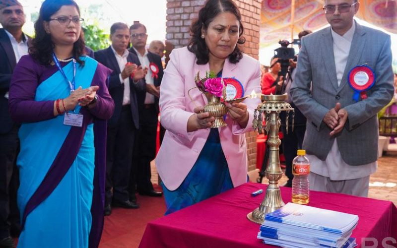 प्रविधिसँग जोडेर नयाँ पाठ्क्रम बनाउन मन्त्री भट्टराईको निर्देशन