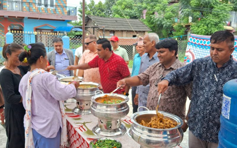 स्थानीय सरकारको आगनीमा चेपाङ महिलाले तीज
