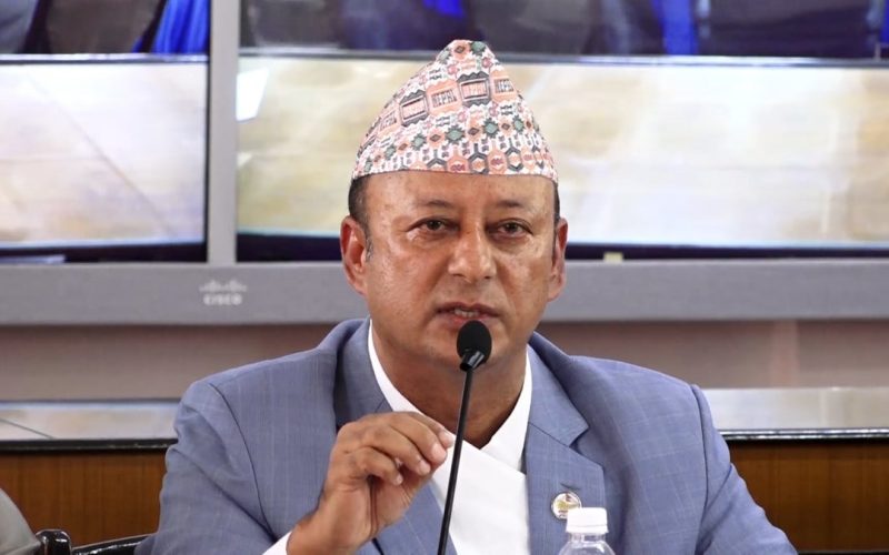 व्यवसायीले आफूले प्रयोग गरेको बिजुलीको पैसा तिर्नुपर्छः ऊर्जामन्त्री खड्का