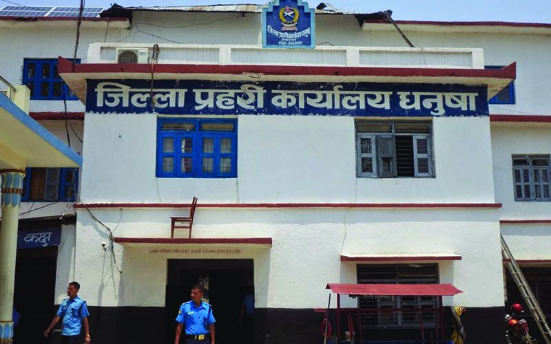 धनुषाको प्रहरी हिरासतबाटै भागे ९ थुनुवा, एक जना पक्राउ