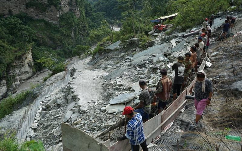 कालीगण्डकी करिडोर : पहिरो रोकथाम गर्न बैसरी अँधेरीखोलामा ‘रक एङ्करिङ’