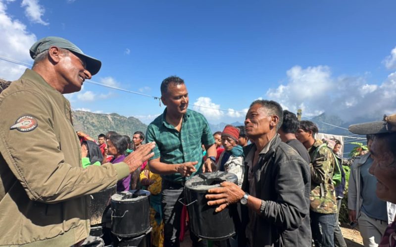 चितवनका सात सय चेपाङलाई सुधारिएको चुलो