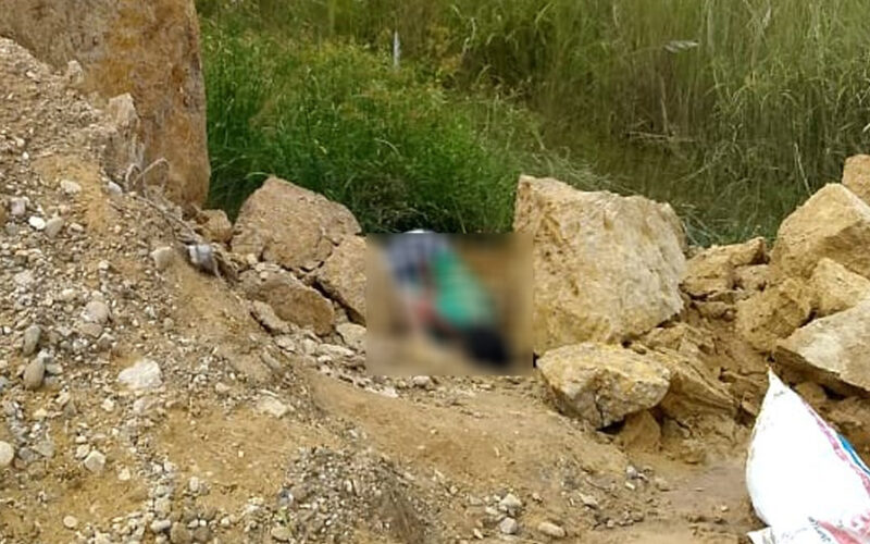 माटो खन्न गएकी महिलाको ढिस्कोले पुरिएर मृत्यु
