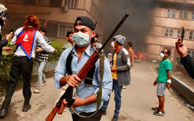 कैदीबन्दीलाई कारागारमा आउन र अन्यलाई नियन्त्रणमा लिएका हातहतियार फिर्ता गर्न आग्रह
