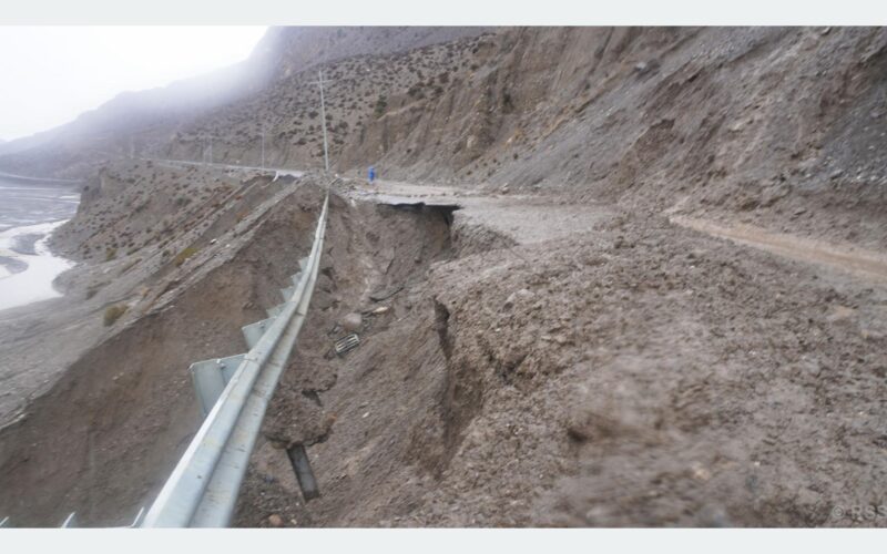 मुस्ताङमा बाढीपहिरोले यातायातमा समस्या, कोरला सडकखण्ड पूर्ण रुपमा अवरुद्ध