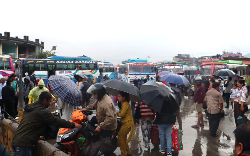 उपत्यका छाड्नेको सङ्ख्या पाँच लाख ५३ हजारभन्दा बढी