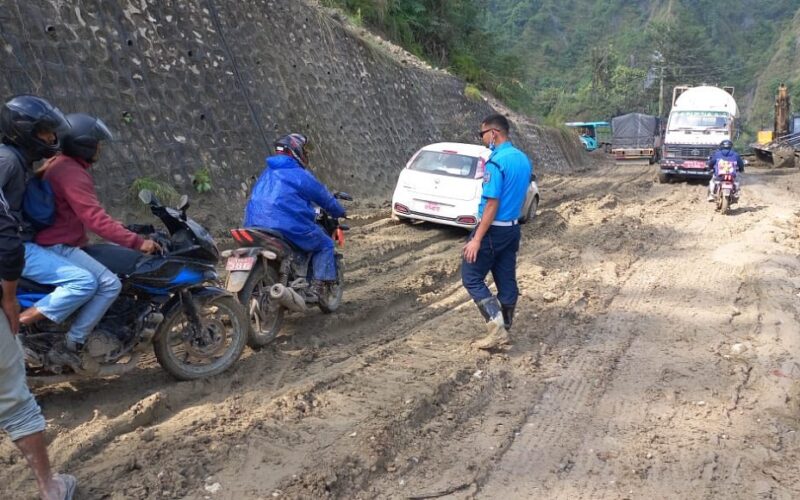 नारायणघाट-बुटवल सडकको दाउन्ने खण्ड २ महिनासम्म एकतर्फी हुने