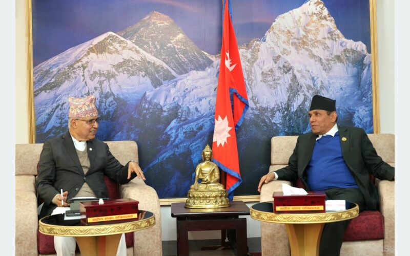 राष्ट्रियसभाका अध्यक्षसँग मन्त्री खनाल र सिन्हाको भेट