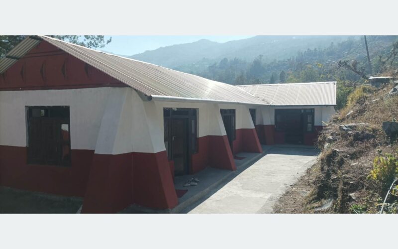 मुक्तिपथ आधारभूत विद्यालयको भवन निर्माण