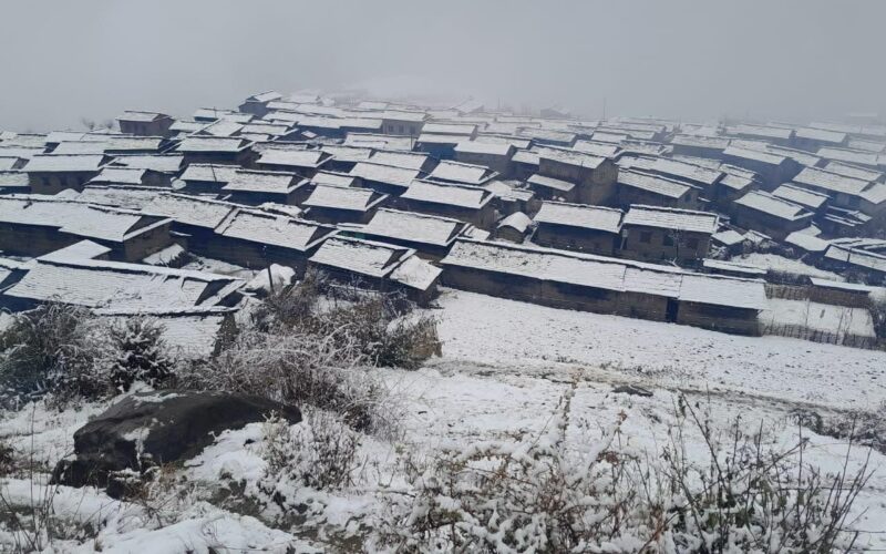 म्याग्दीको गुर्जा र घोडेपानीमा हिमपात