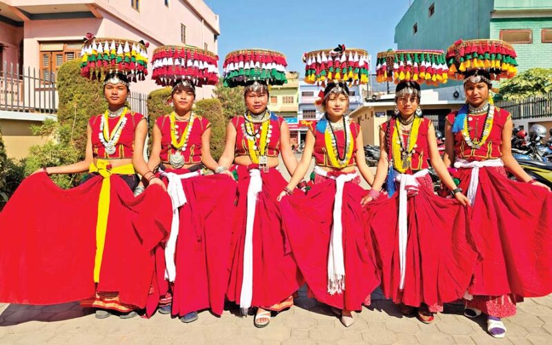 थारु बस्तीमा माघीको उमङ्ग