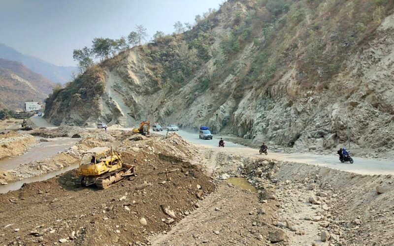डाइभर्सन मर्मतपछि बिपी राजमार्ग एकतर्फी रूपमा सञ्चालन