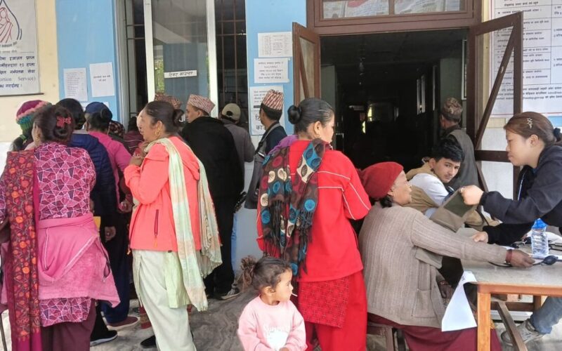 दुर्गम गाउँका स्थानीयले पाए एकैसाथ विभिन्न विशेषज्ञ सहितको स्वास्थ्य सेवा