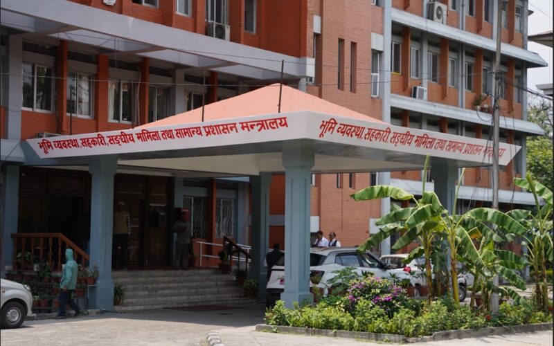 लामो बिदामा रहेका कर्मचारीलाई तीन दिनभित्र हाजिर हुन आह्वान