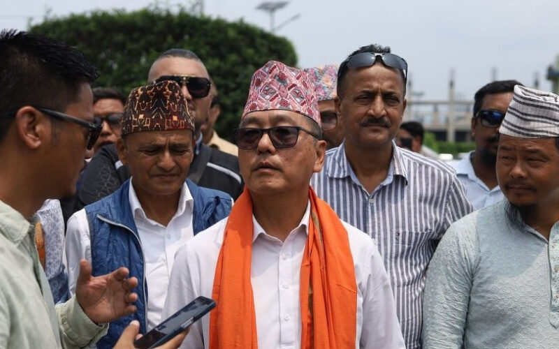 रास्वपाको उद्घाटन समारोहमा सहभागी हुन चितवन पुगे राप्रपा अध्यक्ष