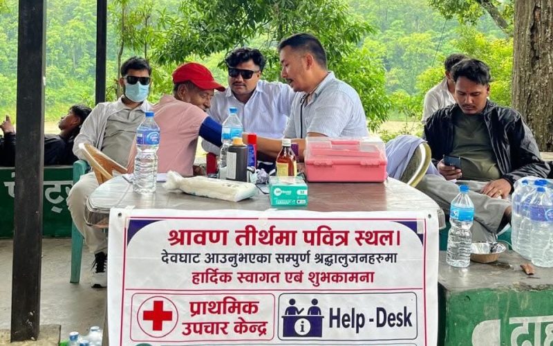 संयुक्त विद्यार्थी संगठनद्वारा देवघाटमा प्राथमिक उपचार केन्द्र तथा हेल्प डेस्क सञ्चालन