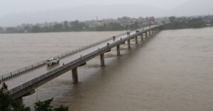 रोकिएन ध्रुबे हात्तीको आंतक, माडीमा घर भत्कायो