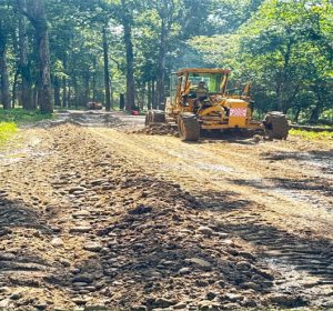 वीरेन्द्र क्याम्पसका पूर्व विद्यार्थीले गरे हाम्रो घरका बालबालिकालाई कपडा र खाद्यान्न सहयोग