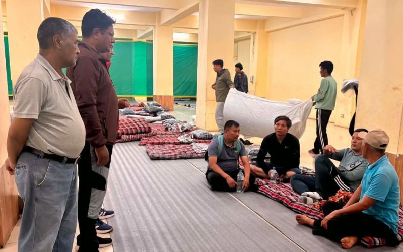 रसुवाबाट उद्धार गरिएका बाढी पीडितलाई नागार्जुनको गुम्बामा अस्थायी सेल्टर