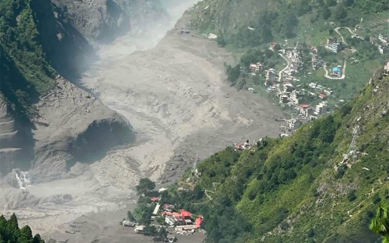 रसुवामा बाढीमा फसेका १२ जनाको उद्धार