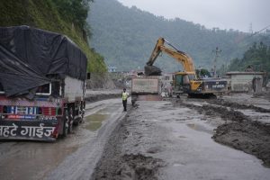 इच्छाकामनाका २ सय चेपाङ परिवारलाई खाद्यान्न वितरण