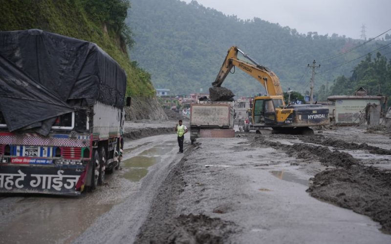 पृथ्वी राजमार्गको परेवाभिरमा खोलियो वैकल्पिक सडक