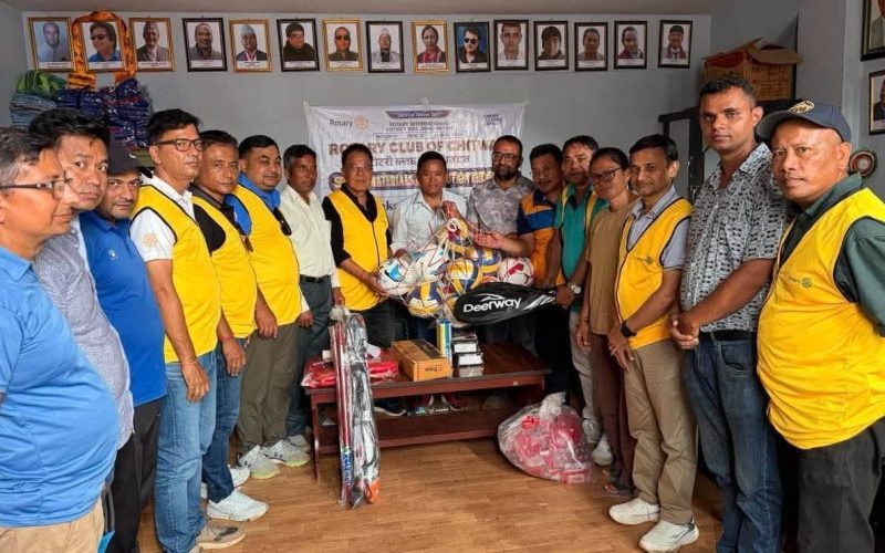 बाढी प्रभावित नुवाकोटमा चितवन रोटरी क्लबको नमुना कदमः २० हजार वाटको सोलार जडानपछि खानेपानी र सिँचाइ सहज